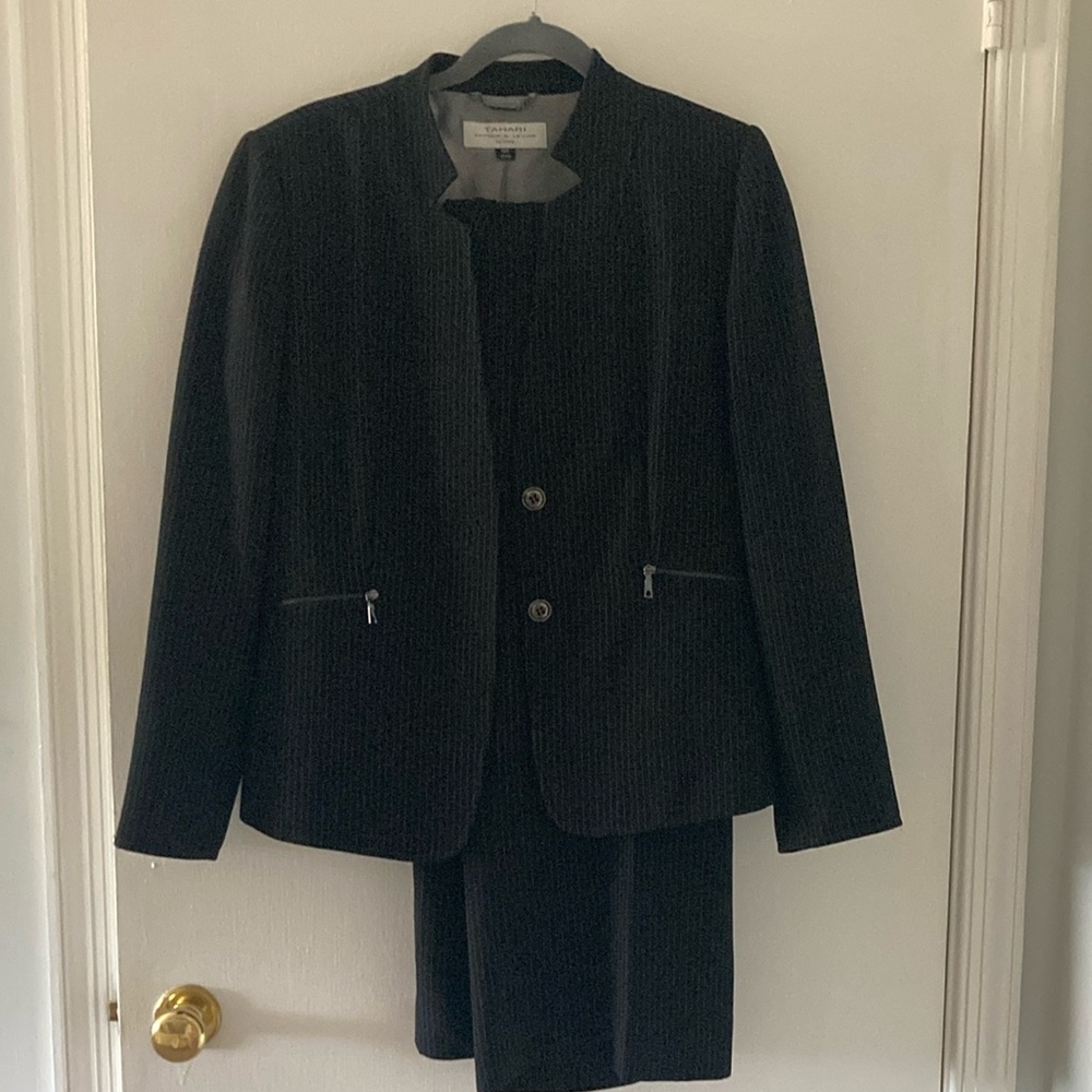 Vintage Tahari Arthur S. Levine Petite Black 10P Pinstripe Suit Jacket & Pant